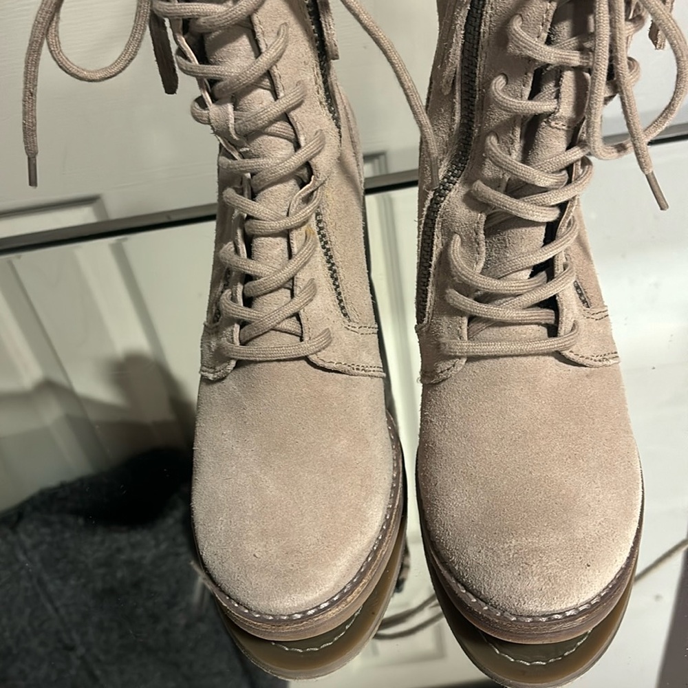 Dolce Vita Jealous Block Heel Tan Suede Lug Boots‎
